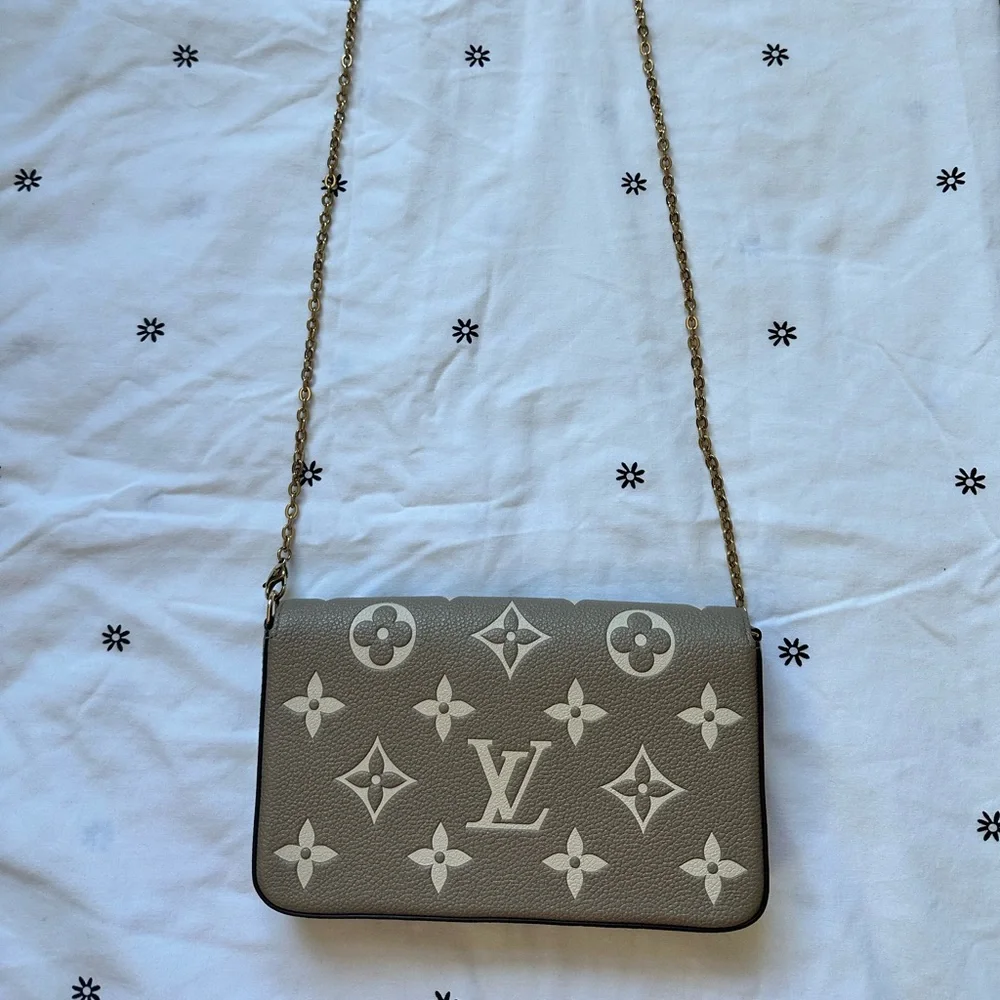 Felicia Pochette LOUIS VUITTON (in dove/cream) - Picture 6 of 12